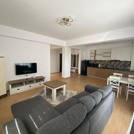 Costin Apartments C&C Residence 2 Нэводари Экстерьер фото
